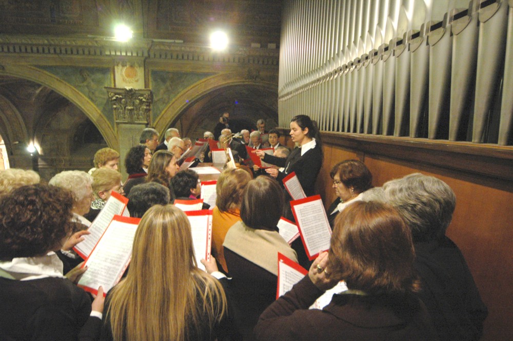 La Corale durante la sua esecuzione