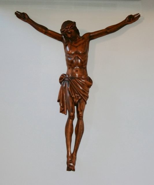 Crocefisso in legno cappellina