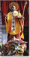 La statua del Santo in Processione