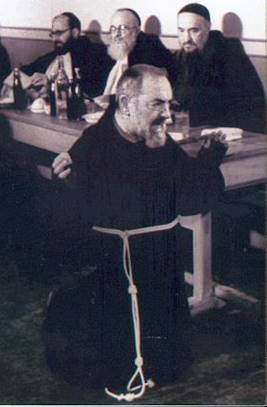 Padre Pio a mensa