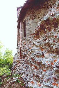 consolidamento delle mura sul lato nord del Battistero