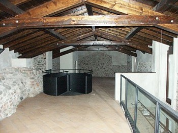 Vista interno. Secondo piano del rustico