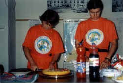 Meno male che c' chi pensa allo stomaco...