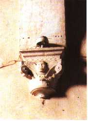 Capitello1_S.jpg (6014 byte)