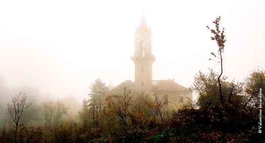 Chiesa-nebbia.jpg