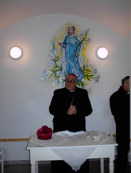 L'Arcivescovo durante la visita pastorale