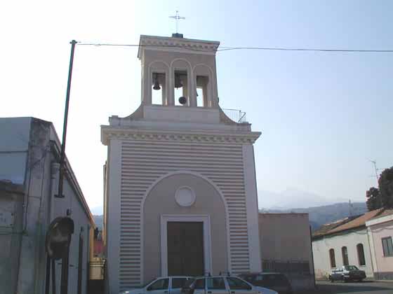 la facciata della chiesetta del Calvario