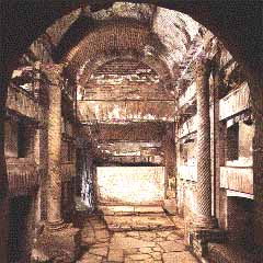 TombaDeiPapi.jpg (17424 byte)