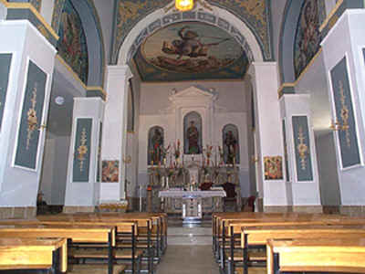 interno chiesa.jpg (54737 byte)