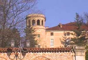 Particolare del Castello visto dalla piazza della Chiesa