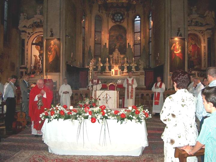 la benedizione dell'altare