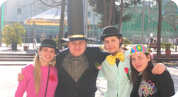 550x288 pixels (46K)