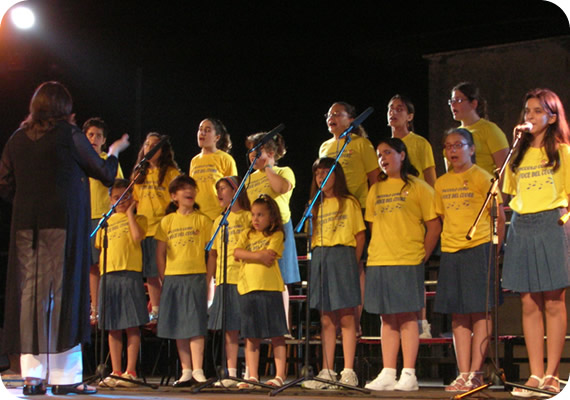 550x378 pixels (71K)