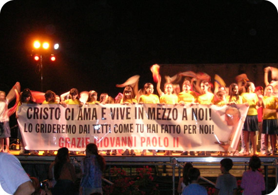 550x378 pixels (69K)