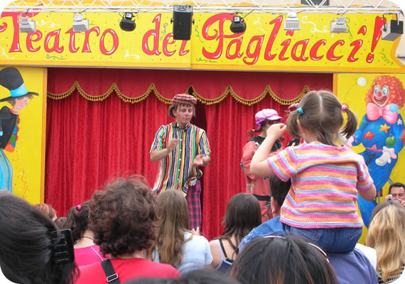 550x378 pixels (68K)