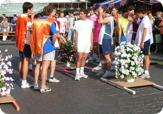 550x378 pixels (68K)