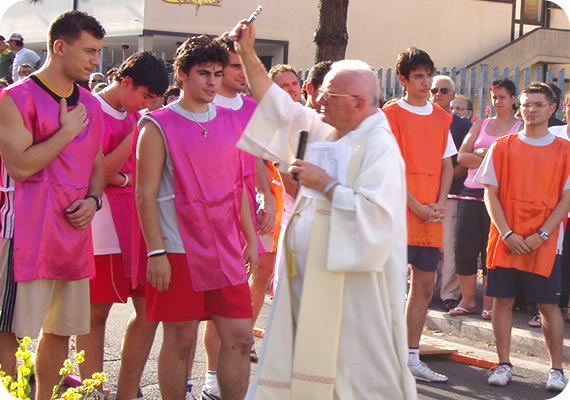 550x378 pixels (56K)