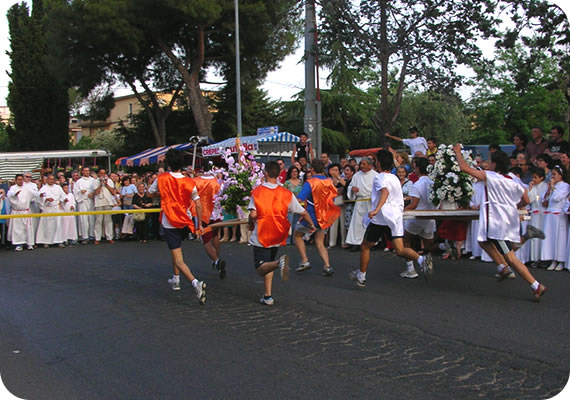 550x378 pixels (71K)