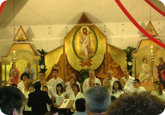 550x378 pixels (54K)