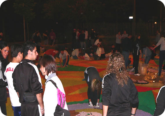 550x378 pixels (46K)