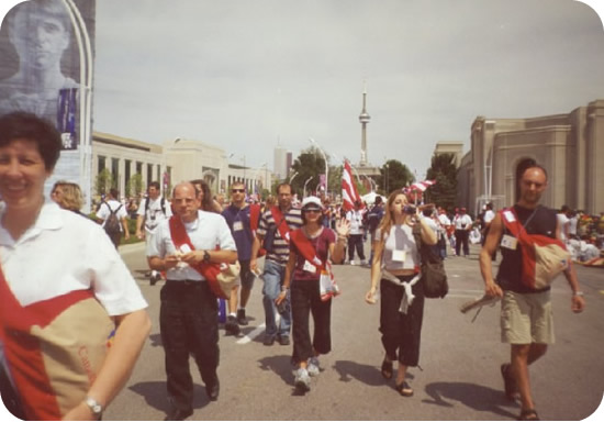 530x362 pixels (53K)