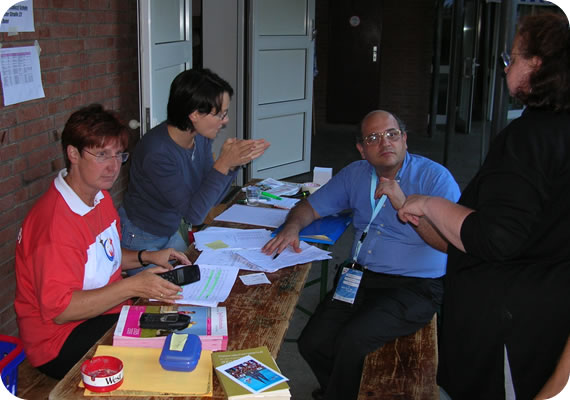 550x378 pixels (48K)