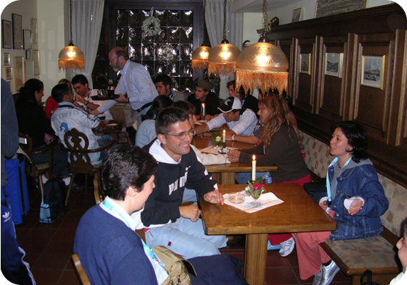 550x378 pixels (73K)