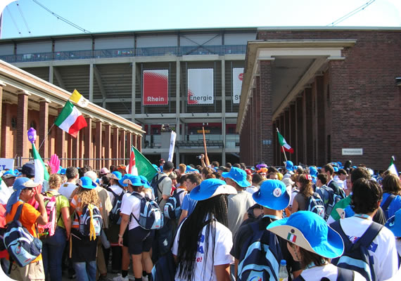 550x378 pixels (71K)