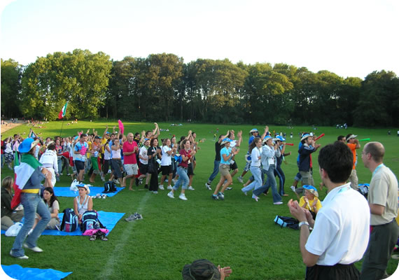 550x378 pixels (66K)