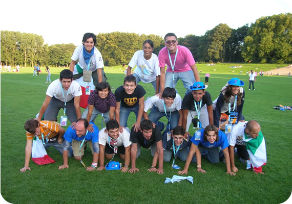 550x378 pixels (74K)