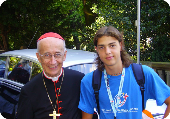 550x378 pixels (83K)