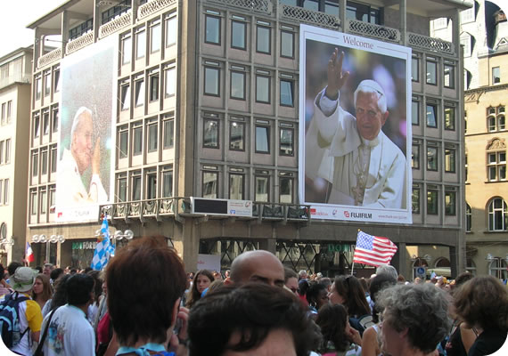 550x378 pixels (69K)