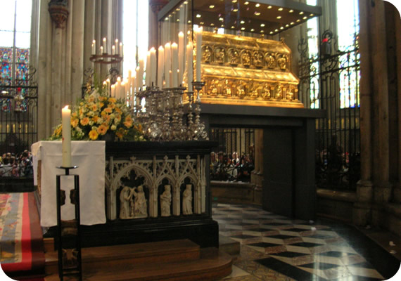 550x378 pixels (73K)