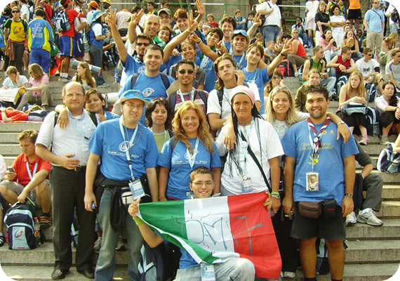 550x378 pixels (85K)