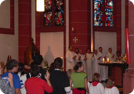 550x378 pixels (80K)