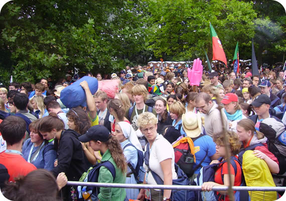 550x378 pixels (74K)