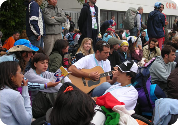 550x378 pixels (77K)