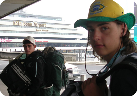 550x378 pixels (74K)