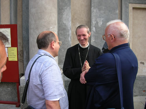 480x353 pixels (38K)