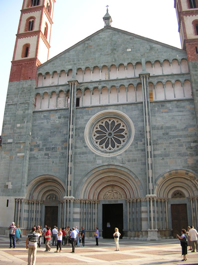 380x512 pixels (84K)