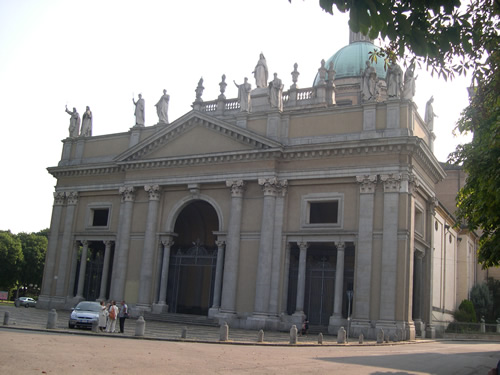 480x353 pixels (61K)