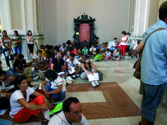 I giovani in cattedrale con padre Bruno