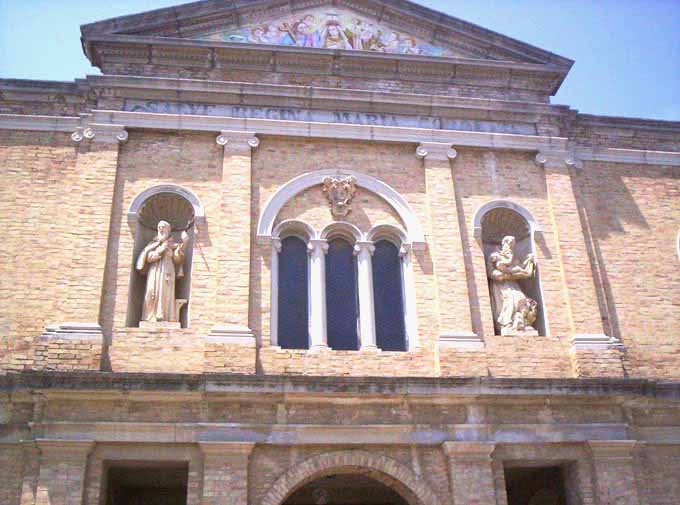 Facciata della chiesa dell'Incoronata