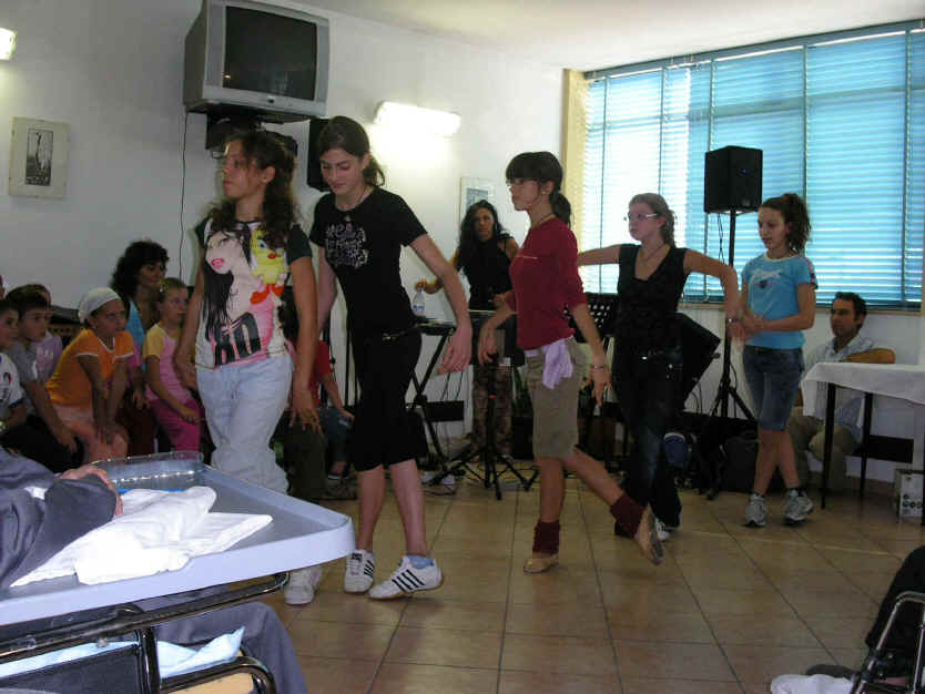 Gruppo ragazze di Venera durante il balletto - ottobre 2006